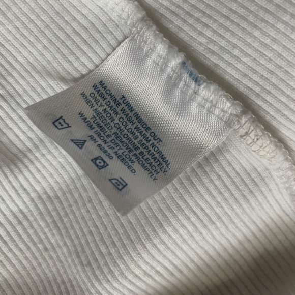 Land's End white top, size L, 100%, round neckline with V, 3/4 length sleeve - Picture 4 of 5